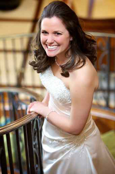 نقدم مجموعة خلابة من فساتين الزفاف لاجمل يوم في حياتك!