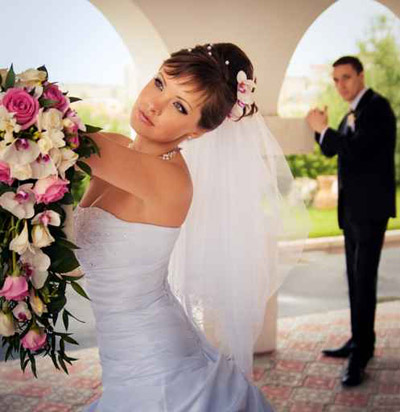 نقدم مجموعة خلابة من فساتين الزفاف لاجمل يوم في حياتك!