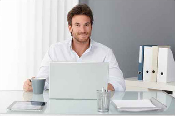 لتتخلص من الصداع المفاجئ اثناء العمل.. تناول المشروب!!