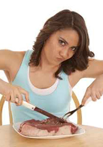 تجنبي هذه الاطعمة وحاربي جوعك في الليل!