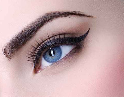 اليك لمسات بسيطة لبرزي جمال حاجبيك أكثر!