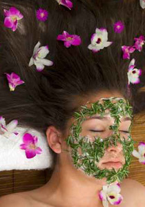 حافظي على بشرتك بقناع القهوة والروزماري