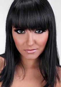 جربي هذه الطرق لشعرك كي تبدين اصغر سنا!