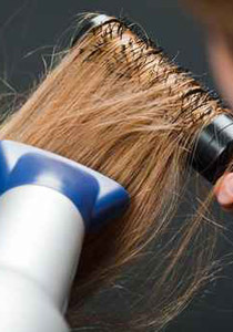 اليك الدليل الشامل لكيفية تصفيف شعرك بالمنزل! 