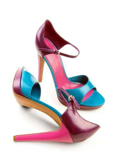 "شايف" يقدم لكن اجمل الصنادل الصيفية!!