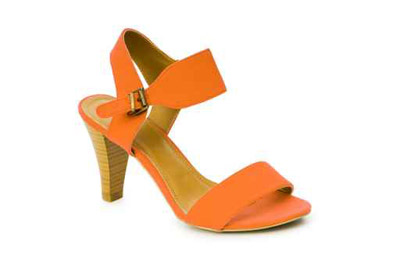 "شايف" يقدم لكن اجمل الصنادل الصيفية!!