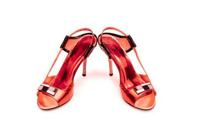 "شايف" يقدم لكن اجمل الصنادل الصيفية!!