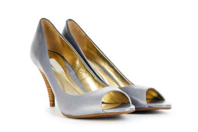 "شايف" يقدم لكن اجمل الصنادل الصيفية!!