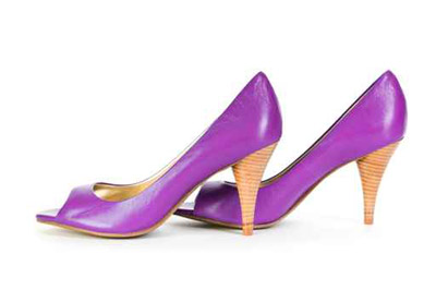 "شايف" يقدم لكن اجمل الصنادل الصيفية!!