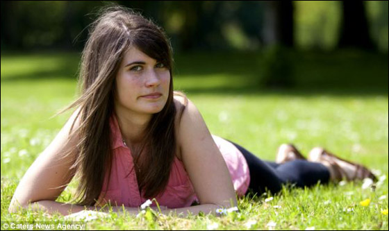 فتاة تنجو من الموت المحتم بسبب ركوبها على لعبة ملاهي!!