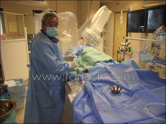 د. خالد سليمان يقتحم قلوب الناس من خلال اليد والفخذ!! 