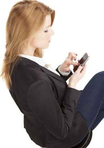 احذروا.. الهواتف الذكية تمزق عضلات الاعناق والاكتاف