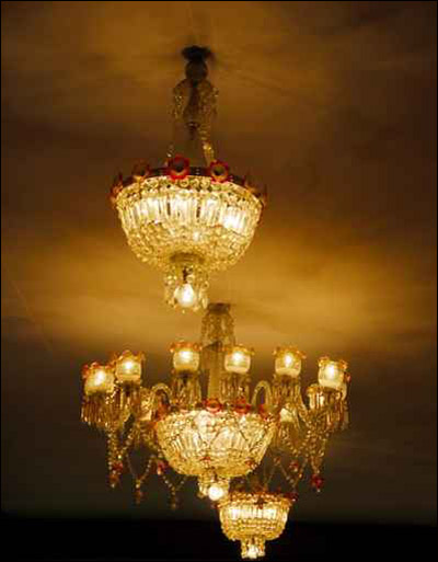 اليكم تشكيلة من ثريات الكريستال الفخمة!