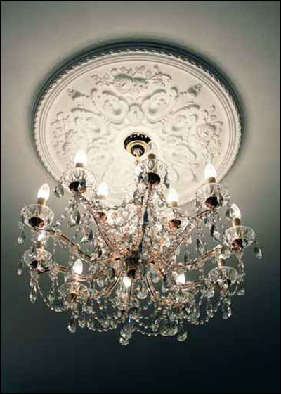 اليكم تشكيلة من ثريات الكريستال الفخمة!