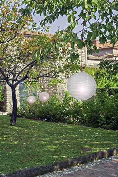 افكار جديدة لاضاءة رومنسية خارج المنزل!