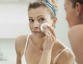 اليك سيدتي طريقة استخدام الماكياج البرونزي