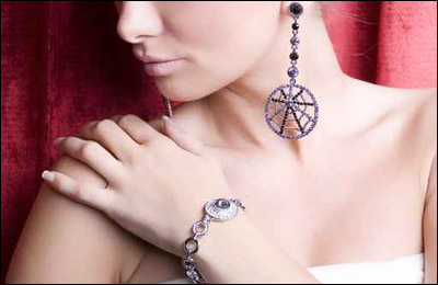 اليكن احدث الاكسسوارات واكثرها اناقة!