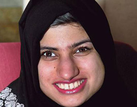 أول كفيفة اماراتية تتمكن من الحصول على شهادة قيادة!