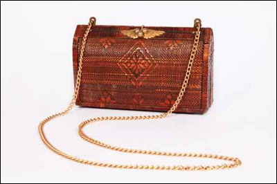 نقدم لك سيدتي اجمل حقائب اليد!