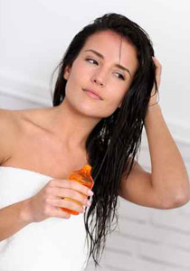 اليك مجموعة من الزيوت الطبيعية التي تتميز بمفعول سحري لشعرك!