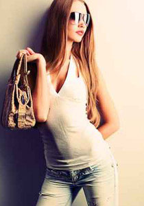 ابسط اللمسات لتحصلي على مظهر حيوي عند ارتداء الجينز!