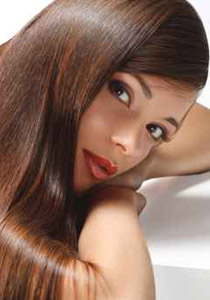 ودعي الصبغة المؤذية.. وتعرفي على وصفات طبيعية لتفتيح شعرك!