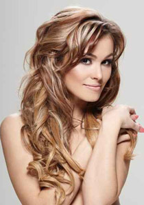 ودعي الصبغة المؤذية.. وتعرفي على وصفات طبيعية لتفتيح شعرك!