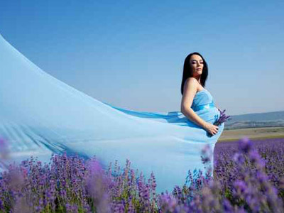 اليك فساتين رائعة مشرقة باللون الازرق