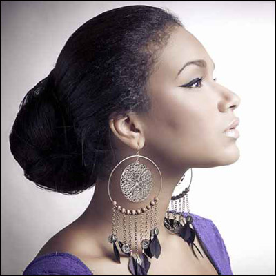 نعرض اليكم اجمل وارقى اقراط الاذن الني تخص النساء!