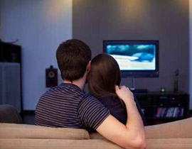 لتفادي الكتئاب: قللوا من السهر امام شاشة التليفزيون أو الكمبيوتر