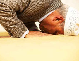 صلاة المسلمين تمنع تطوّر مرض الزهايمر أكثر من العلم