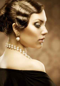 اليك حيل جميلة التي تمكنك من تحويل ملابس النهار إلى ستايل مسائي 