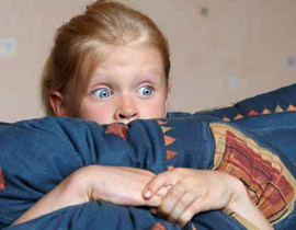 مشاهد العنف تؤثر سلبيا على نوم الأطفال!