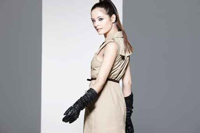 بالصور.. مجموعة ملابس باللون البيج الانيق 