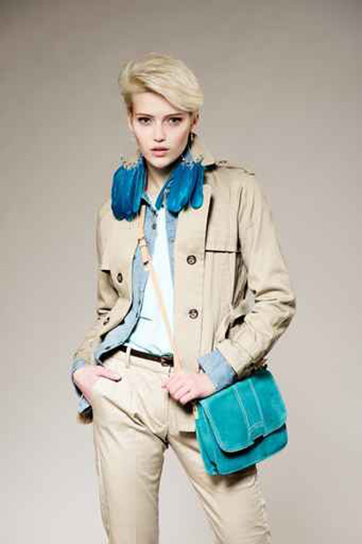 بالصور.. مجموعة ملابس باللون البيج الانيق 