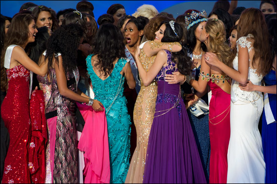 الف مبروك.. تتويج ملكة جمال الصين ملكة جمال العالم لعام 2012