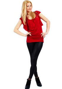 اليك سيدتي.. نصائح لتنسيق الملابس مع السراويل الضيقة!!