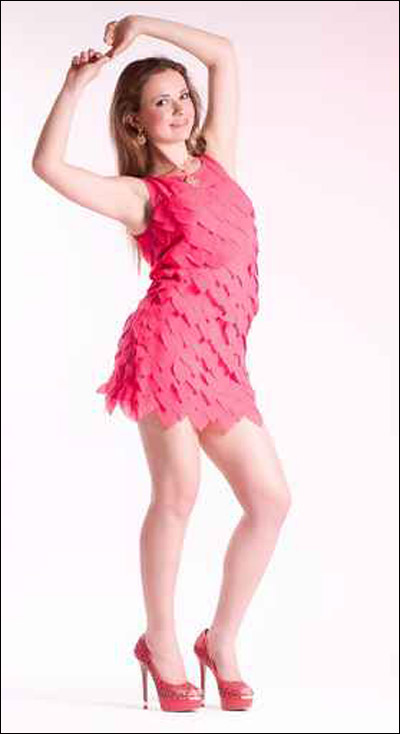 لعاشقات اللون الوردي نقدم احدث واجمل الفساتين الوردية!