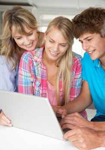 قضاء الابناء وقتا مع ابائهم يحسن من سلوكهم الاجتماعي