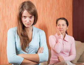 انقطاع الطمث يعني تفادي التنافس بين الحماة والكنة!!