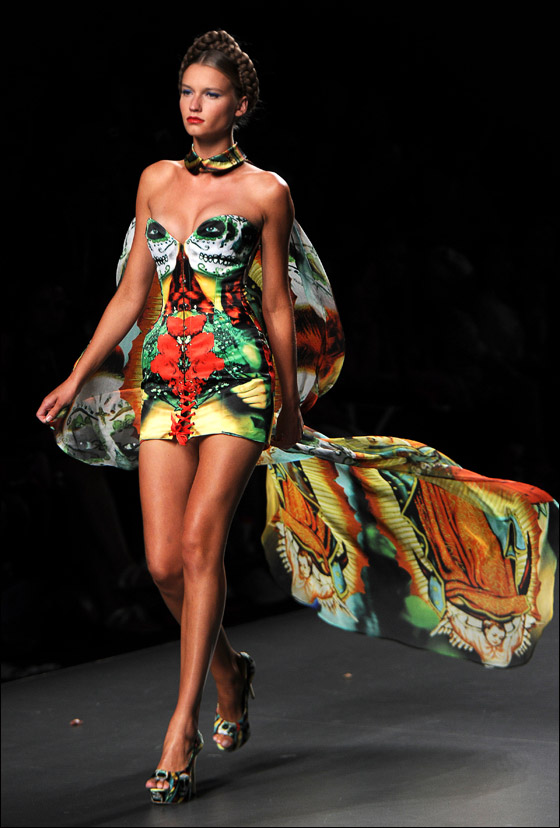 باقة صور من أجمل الازياء في معرض مدريد باسبانيا