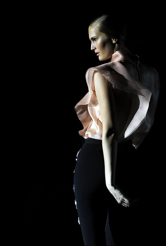 باقة صور من أجمل الازياء في معرض مدريد باسبانيا