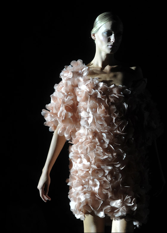 باقة صور من أجمل الازياء في معرض مدريد باسبانيا