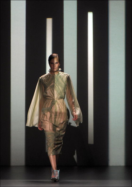 باقة صور من أجمل الازياء في معرض مدريد باسبانيا