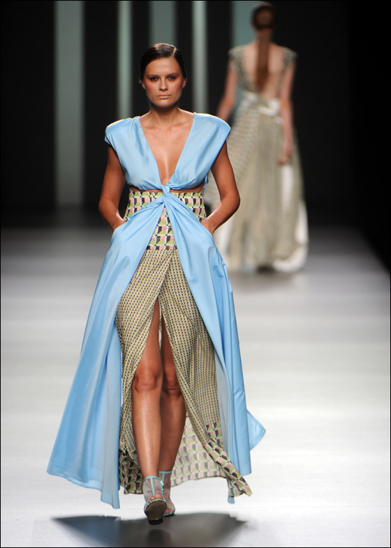 باقة صور من أجمل الازياء في معرض مدريد باسبانيا