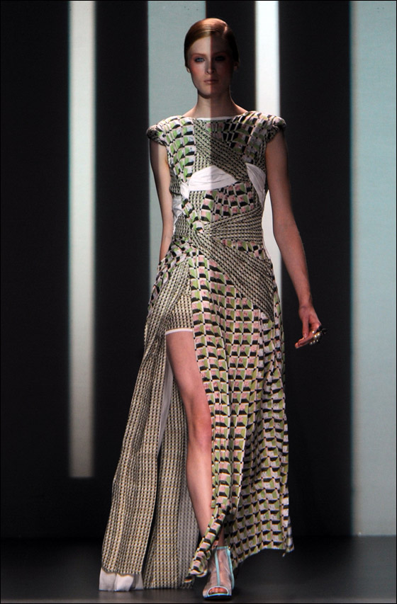 باقة صور من أجمل الازياء في معرض مدريد باسبانيا