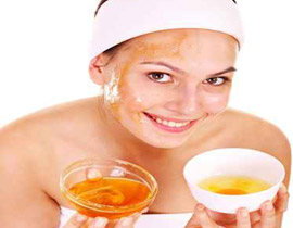 استخدامات العسل للبشرة: التنظيف والتقشير والترطيب!