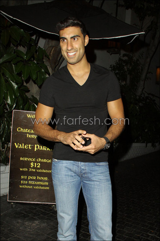 كاميرا الباباراتزي تلتقط صورا لآدم صباغ مع ملكة جمال أميركا!