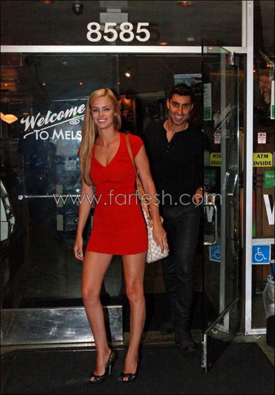 كاميرا الباباراتزي تلتقط صورا لآدم صباغ مع ملكة جمال أميركا!