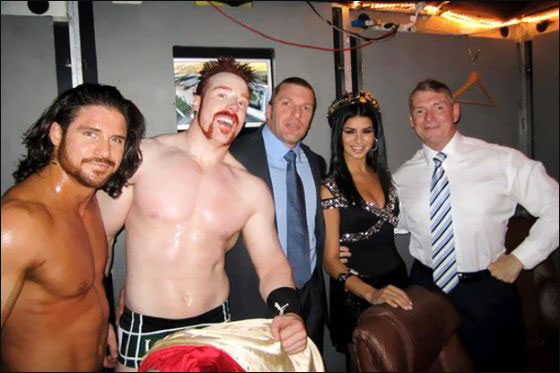 هل ملكة جمال امريكا ريما فقيه ستنضم الى اتحاد المصارعة؟!!